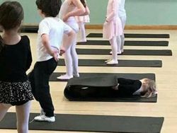 Kelakuan Bocil Terekam Kamera yang Bikin Ngakak