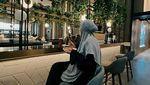 Kompaknya Angelina Sondakh dan Keanu Massaid Saat Makan Es Krim hingga Steak