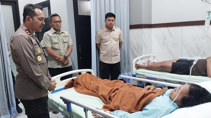 Korban vila ambruk di Kota Batu masih dirawat di RS Hasta Brata.