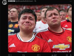 Meme Beratnya Menjadi Fans Emyu