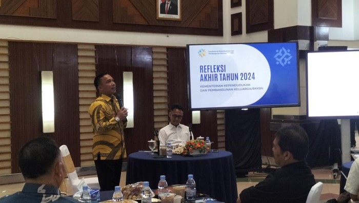 Menteri Kependudukan dan Pembangunan Keluarga/Kepala BKKBN, Wihaji  saat acara refleksi akhir tahun