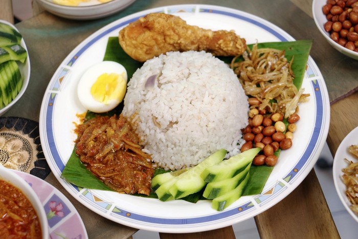 Nasi Tempong PNS