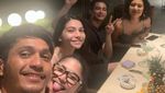 Momen Omara Esteghlal saat Hadiri Makan Malam Bareng Prilly Latuconsina
