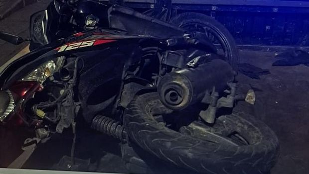 Pajero yang tabrak Honda Jazz dan Honda Vario di Jalan Raya Darmo Surabaya.