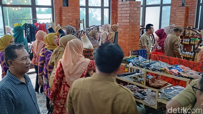 Pemkab Probolinggo terus menambah ikon pusat oleh-oleh