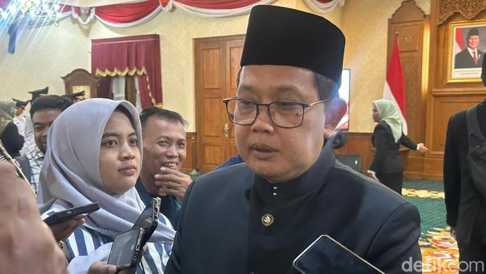 Pj Gubernur Jatim Adhy Karyono.