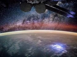 Potret Planet Bumi Diliat dari Antariksa, Bikin Terkesima