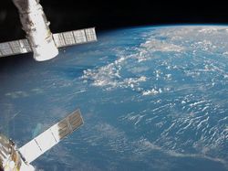 Potret Planet Bumi Diliat dari Antariksa, Bikin Terkesima