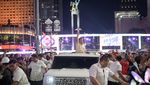 Potret Prabowo Sapa Warga di Car Free Night Bundaran HI