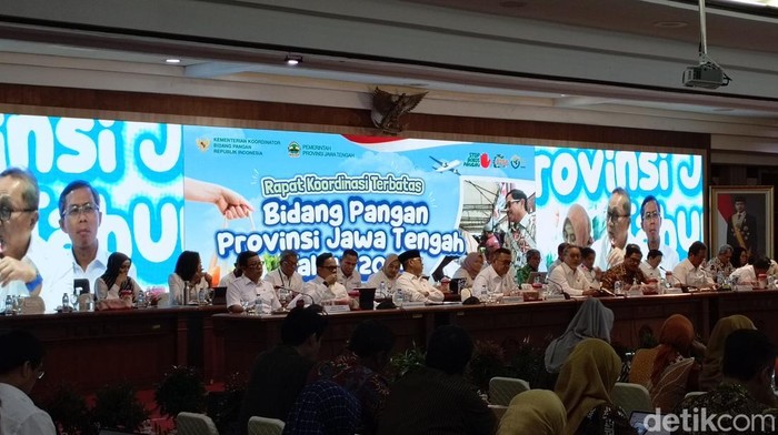 Rapat koordinasi terbatas  bidang pangan di Jateng dipimpin Menteri Koordinator Bidang Pangan Indonesia, Zulkifli Hasan.
