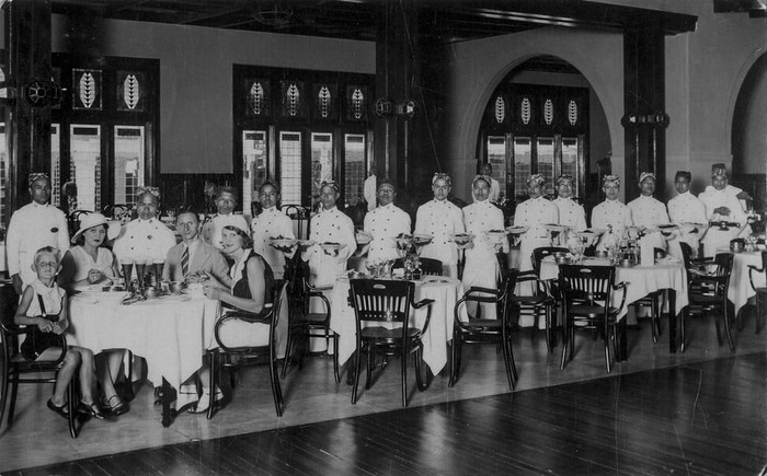 Rijsttafel, Kuliner Abad ke 19 yang Masih Populer di Belanda Rijsttafel, Kuliner Abad ke 19 yang Masih Populer di Belanda