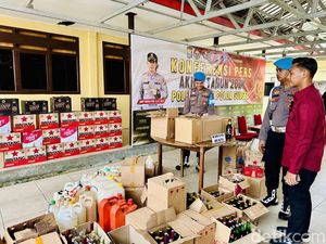 Polisi Amankan 816 Botol Miras-363 Liter Ballo di Bone Jelang Tahun Baru