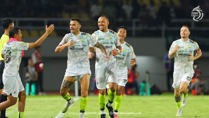 Selebrasi para pemain Persib Bandung.