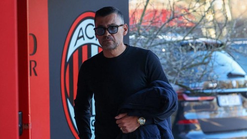 CAIRATE, ITALY - DECEMBER 30: AC Milan new coach Sergio Conceicao visits Milanello Training Center on December 30, 2024 in Cairate, Italy. (Photo by Sara Cavallini/AC Milan via Getty Images)