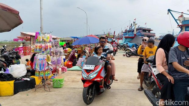 Suasana di dermaga kapal Desa Bendar, Kecamatan Juwana, Pati, Selasa (31/12/2024).