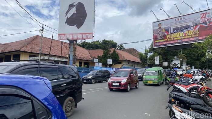 Suasana jalan di Kota Sukabumi