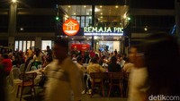 Beragam restoran tersedia di Batavia PIK.  