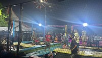 Ada juga wahana permainan trampolin untuk anak-anak. Foto: (Muhclis Abduh/detikSulsel)