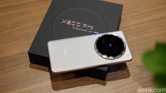 Harga Vivo X200 Pro April 2025, Pesaing Berat iPhone 16