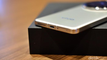 Tersemat baterai berkapasitas 6.000 mAh dengan pengisian cepat 90W (kabel) dan 30W (wireless) Foto: Adi Fida Rahman/detikINET