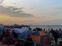 Video: Pengunjung Ancol Tembus 50 Ribu di Malam Tahun Baru 2025