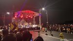 Warga Padati Jembatan Suroboyo Jelang Malam Pergantian Tahun