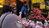 Di Ameyoko, pengunjung juga bisa menemukan makanan halal yang ramah muslim.  
