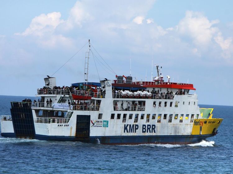 Arus Balik Libur Nataru Mulai Ramai di Pelabuhan Ulee Lheue Aceh