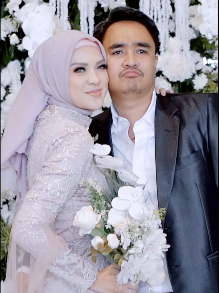 Delia Septianti Delia Septianti dan Jerry Christy.