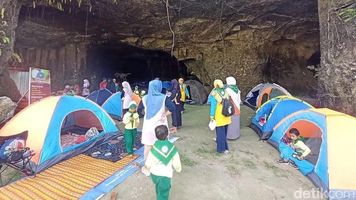 Dino Park Gunung Pundut Gresik
