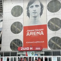 Selama di Belanda Maia bersama El, Syifa, dan beberapa rekan artis lainnya jalan-jalan bersama mengunjungi berbagai tempat wisata, salah satunya Johan Cruyff Arena, stadion yang terletak di Amsterdam, Belanda. Foto: Instagram/syifahadju