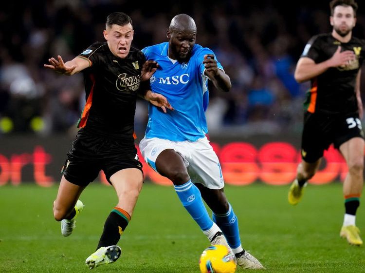 Jay Idzes Vs Striker-striker Top Serie A