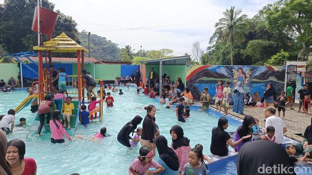 Kondisi kolam renang di Ciamis
