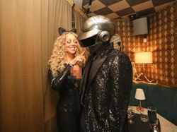 Punya Gandengan Baru, Mariah Carey Disebut Selingkuhan Rapper Keturunan Korea