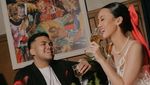 Gaya Keren Nabila Sudiro Saat Kulineran Bareng Suami dan Teman
