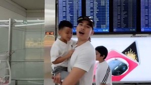 Matthew Gilbert bahkan terlihat cukup akrab dengan anak Nikita Mirzani. Foto: Instagram Nikita Mirzani