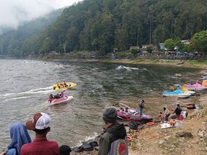 Pengunjung Telaga Sarangan Turun 25 Persen Dibanding 2024 Saat Libur Nataru