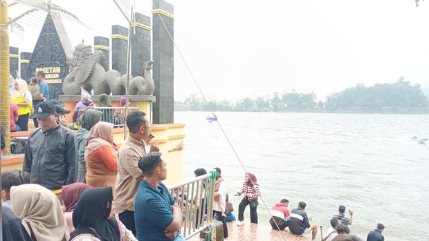 Pengunjung Telaga Sarangan Turun 25 Persen Dibanding 2024