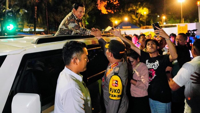Presiden Prabowo Subianto dengan Kapolri Jenderal Listyo Sigit Prabowo di Bundaran HI