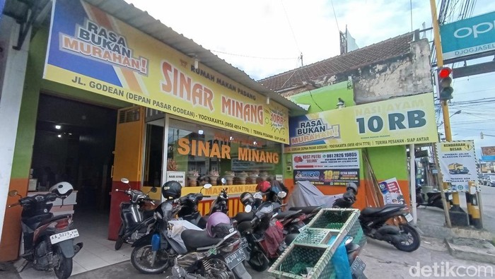 RM Padang di Godean, Sleman, lokasi pemuda ngamuk gegara kuah, Rabu (1/1/2025).