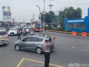 Lalu Lintas di Simpang Mengkreng dan Wisata Kuliner di Kota Kediri