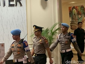 Peran AKBP Malvino dan AKP Yudhy Peras Penonton DWP Warga Malaysia dan RI