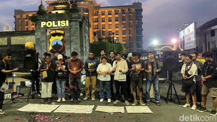 Aksi Kamisan di depan Polda Jateng, Kamis (2/1/2025).