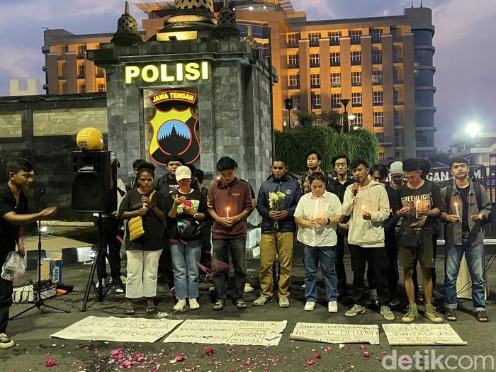 Aksi Kamisan di depan Polda Jateng, Kamis (2/1/2025).