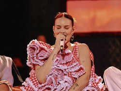 Penyanyi Ini Buka Suara Usai Suaminya Dituduh Memperkosa 2 Penggemar