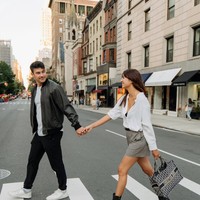 Dari video yang dibagikan terlihat jika Aurelie dan Tyler menikah di sebuah gereja yang terletak di Orange County, California, Amerika Serikat. Diketahui keduanya memang banyak menghabiskan waktu di Amerika agar dekat dengan keluarga Tyler. Foto: Instagram/@aurelie/@drtylerbigenho