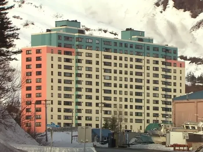 Begich Towers Condominium di Kota Whittier