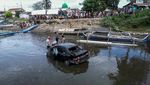 Begini Kondisi Mobil yang Terjun ke Sungai di Manado