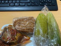 Bikin Haru! Anak Ini Dibekali Timun Rebus dan Tempe oleh Sang Ibu