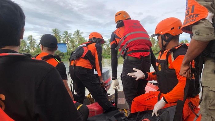 Pria bernama Daeng Demmabela (90) di Kabupaten Bone, Sulawesi Selatan (Sulsel), tewas tenggelam di Sungai Walanae.